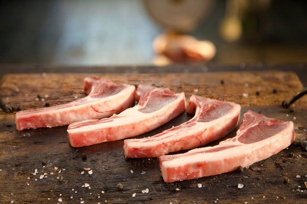 Lammkoteletts grillen
